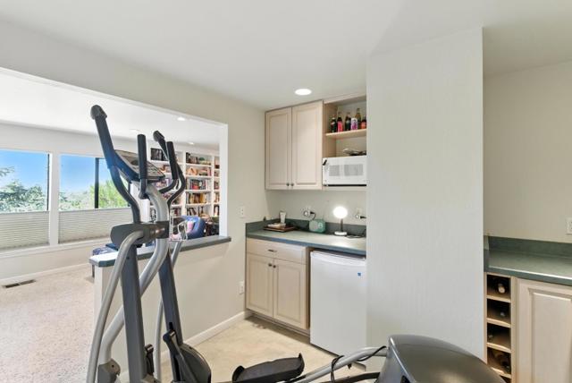 2935 Sherwood Drive, San Carlos CA: https://media.crmls.org/mediaz/8e7e7d6a-9932-4d11-9d2e-355e549669f4.jpg