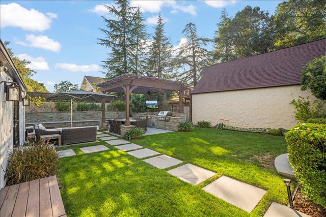 16760 Magneson Loop, Los Gatos CA: https://media.crmls.org/mediaz/8e7f3da9-9804-4578-a64f-735fb9352954.jpg