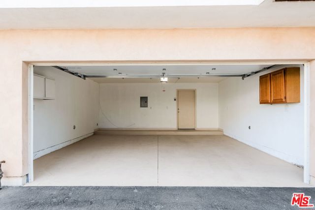 21925 Belshire Avenue, Hawaiian Gardens CA: https://media.crmls.org/mediaz/8e7f4a8e-eac3-4311-8928-85667f2dac47.jpg