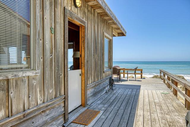 16 Potbelly Beach Road, Aptos CA: https://media.crmls.org/mediaz/8e7f57c3-921b-45ff-b392-cec83240e3c5.jpg