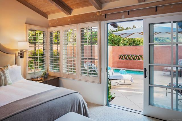 6122 Calle Valencia, Rancho Santa Fe CA: https://media.crmls.org/mediaz/8e80033c-f279-40c7-b78f-26ac4f2e724b.jpg