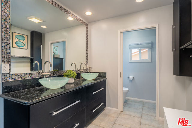 2870 Angelo Drive, Los Angeles CA: https://media.crmls.org/mediaz/8e80e13c-6683-4971-84ff-5c9a87955b2e.jpg