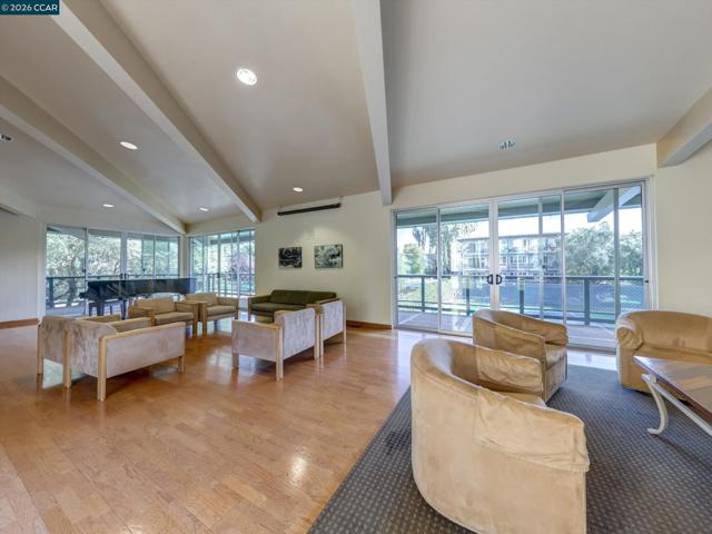 820 N Delaware St, San Mateo CA: https://media.crmls.org/mediaz/8e80e822-8564-413c-acbe-f99292aa63ee.jpg