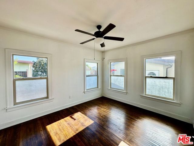 2941 9th Avenue, Los Angeles CA: https://media.crmls.org/mediaz/8e8123d7-8308-4796-9d04-6c5c0b7a5397.jpg