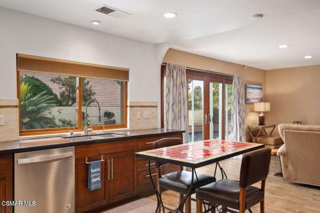 3294 Sierra Drive, Westlake Village CA: https://media.crmls.org/mediaz/8e81268d-0c44-4b83-8a3f-5c8904204220.jpg