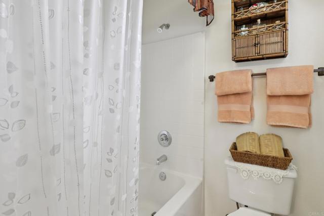 542 Lee Circle, Chula Vista CA: https://media.crmls.org/mediaz/8e8129c3-eec6-4d51-833f-fd9bdb9e77a5.jpg