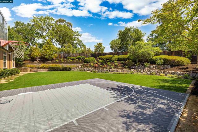 837 O'Brien Place, Danville CA: https://media.crmls.org/mediaz/8e8186b1-73e6-4ccd-a4a6-7b0678c49b58.jpg