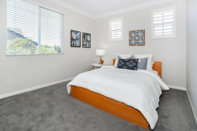 7866 Calle Oliva, Carlsbad CA: https://media.crmls.org/mediaz/8e818cfd-342a-4d62-9b6e-7fa3366c44ae.jpg