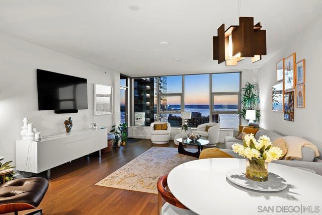 1388 Kettner Blvd, San Diego CA: https://media.crmls.org/mediaz/8e819194-7d43-4a96-803d-c061b5f7bcdc.jpg