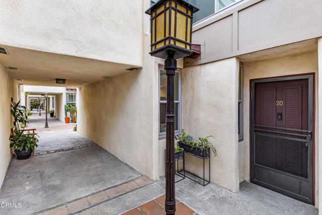 Detail Gallery Image 44 of 47 For 11912 Riverside Dr #20,  Valley Village,  CA 91607 - 2 Beds | 3 Baths
