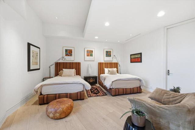 102 Waterford Circle, Rancho Mirage CA: https://media.crmls.org/mediaz/8e82272b-eb14-4983-ae7e-29457e3a8db2.jpg