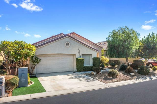 44660 S Heritage Palms Drive, Indio CA: https://media.crmls.org/mediaz/8e82b3e9-3865-45fc-8e42-21374986a9ac.jpg