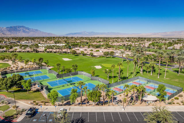 43328 Heritage Palms N Drive, Indio CA: https://media.crmls.org/mediaz/8e833e2d-df94-4e97-b9bc-e231297c97df.jpg