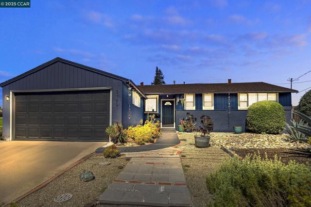 3189 Fitzpatrick Dr, Concord CA: https://media.crmls.org/mediaz/8e83fabd-3c70-4997-b037-2f0e4d41ff42.jpg