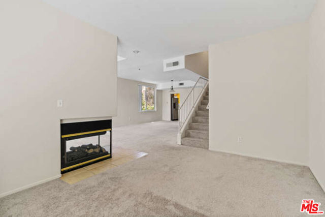 10790 Rose Avenue, Los Angeles CA: https://media.crmls.org/mediaz/8e84632a-32a5-46a8-acd5-856ed4c9e5e6.jpg