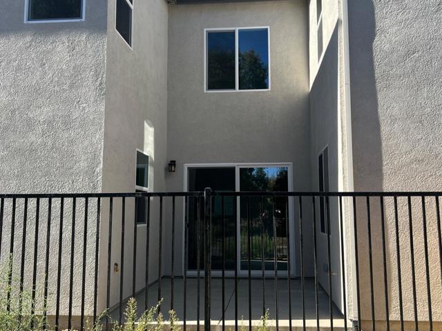 2800 High Tide Avenue, Sacramento CA: https://media.crmls.org/mediaz/8e8590bc-e986-4bb2-b125-81efa738585e.jpg
