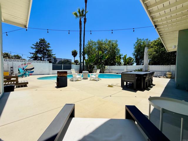 1461 Sunrise Drive, Vista CA: https://media.crmls.org/mediaz/8e85932e-b57e-4123-9888-8d3838ed4d00.jpg