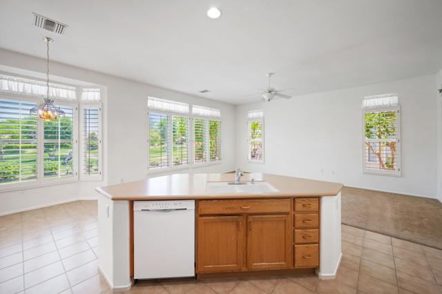 44660 S Heritage Palms Drive, Indio CA: https://media.crmls.org/mediaz/8e85ebe9-cf6c-4687-b121-8e7c51ee5a62.jpg