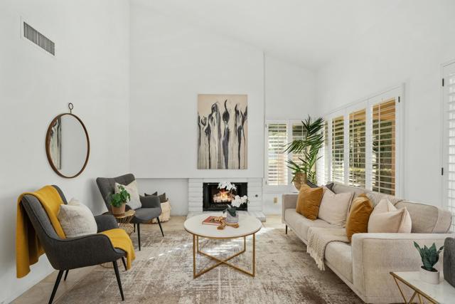73481 Poinciana Place, Palm Desert CA: https://media.crmls.org/mediaz/8e86cdcc-5365-4aa7-8ce6-3383f3c6ab6f.jpg