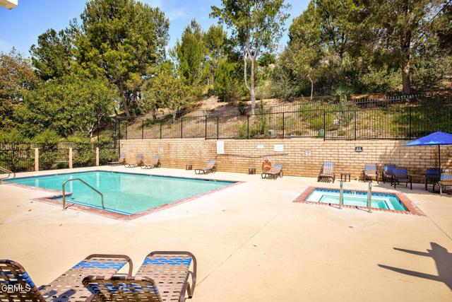 5004 Ladera Vista Drive, Camarillo CA: https://media.crmls.org/mediaz/8e86d27a-95ba-4b68-ab5c-9be2774a2ebd.jpg