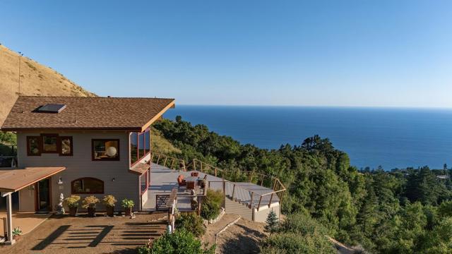 47600 Coast Ridge Road, Big Sur CA: https://media.crmls.org/mediaz/8e86f982-a8c7-4a40-89b8-52bb86766b6c.jpg