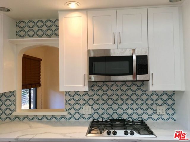 11916 Hartsook Street, Valley Village CA: https://media.crmls.org/mediaz/8e87376e-34d5-4b50-9382-fe6eebf8148e.jpg