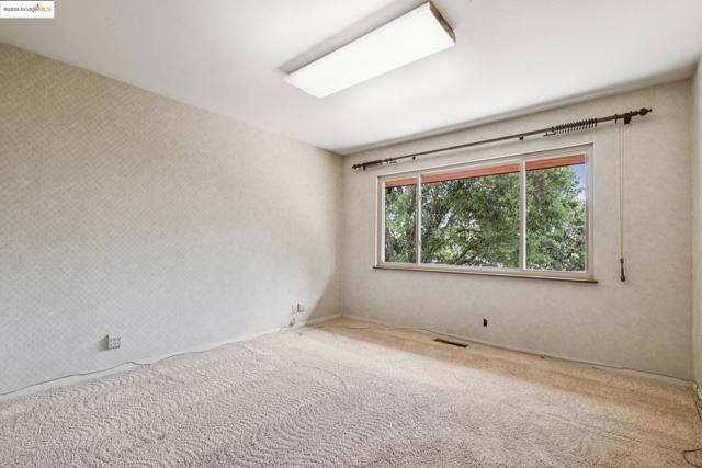 5201 Alhambra Valley Rd, Martinez CA: https://media.crmls.org/mediaz/8e87490c-925a-4242-8971-49cd5ae20d72.jpg