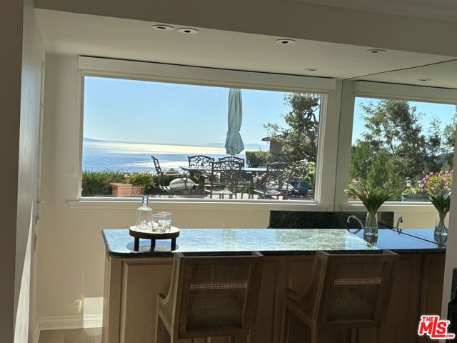 23255 W Paloma Blanca Drive, Malibu CA: https://media.crmls.org/mediaz/8e876e90-b1db-454f-8e3e-d37fc91b0c37.jpg