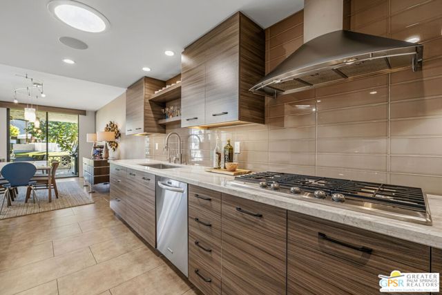 2420 Paseo Del Rey, Palm Springs CA: https://media.crmls.org/mediaz/8e886280-882e-497e-8cd4-bc5b475422d8.jpg