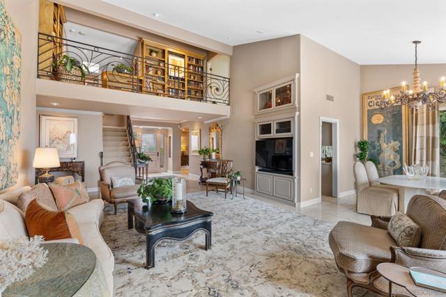 2885 Caminito Merion, La Jolla CA: https://media.crmls.org/mediaz/8e887f6b-447e-48c9-9134-2ced4dd0b8f2.jpg