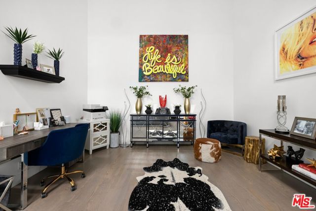 2014 Pacific Avenue, Venice CA: https://media.crmls.org/mediaz/8e88853c-b9c2-4cf9-8e33-1d39e6efafcb.jpg