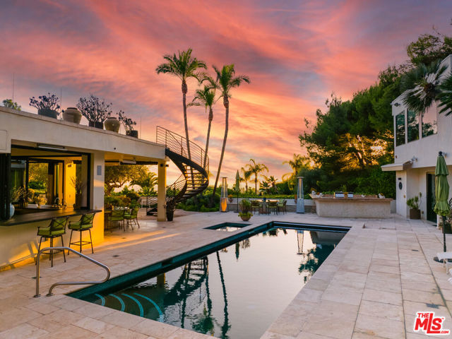 1821 Loma Vista Drive, Beverly Hills CA: https://media.crmls.org/mediaz/8e891f96-2c22-4fdc-9e07-0f01bac08064.jpg