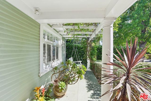 1324 N Orange Grove Avenue, West Hollywood CA: https://media.crmls.org/mediaz/8e89afe0-60e6-4ca0-85db-23d0595b6b83.jpg