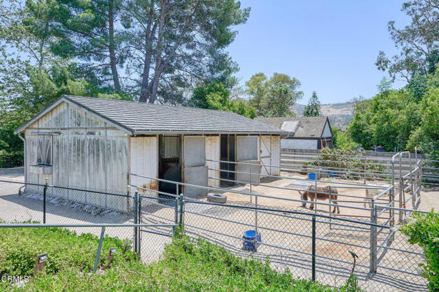 11616 E Las Posas Road, Camarillo CA: https://media.crmls.org/mediaz/8e8a0c7c-ab3f-44b6-999b-43a2264e9317.jpg