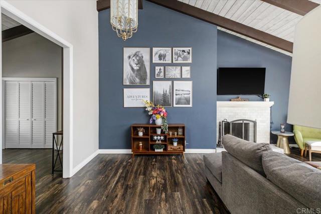 215 Cranston Crest, Escondido CA: https://media.crmls.org/mediaz/8e8a2670-ff69-4a4d-9489-2bfa1b58b73c.jpg