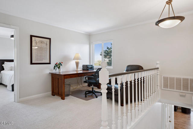 354 Larch Crest Court, Newbury Park CA: https://media.crmls.org/mediaz/8e8b5366-a4d5-4953-addc-857315d4c0ab.jpg