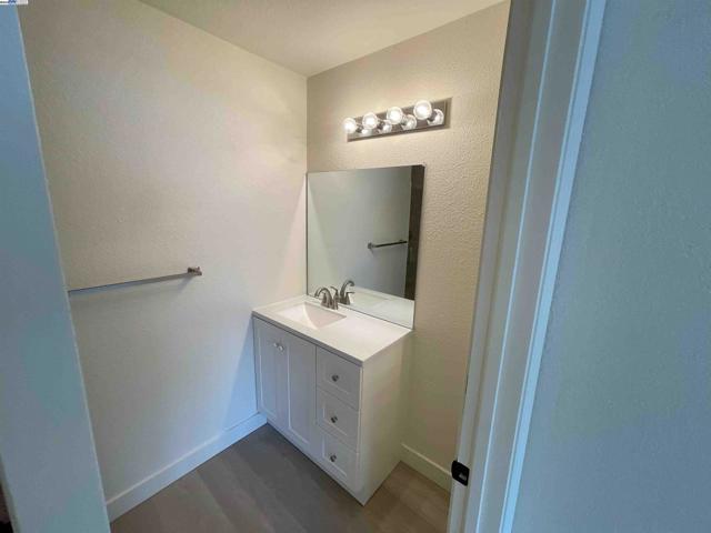 34552 Nantucket Cmn, Fremont CA: https://media.crmls.org/mediaz/8e8b54dc-a33c-4a37-9bef-31daa55a9181.jpg