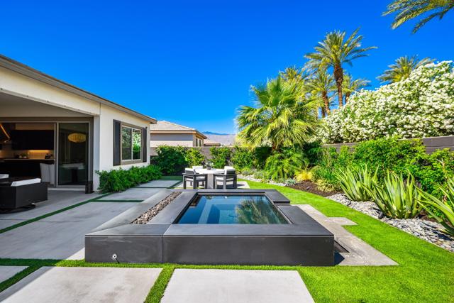 82460 W Mccarroll Drive, Indio CA: https://media.crmls.org/mediaz/8e8b931c-5eb1-4302-9b3c-6adbb4f20f5f.jpg