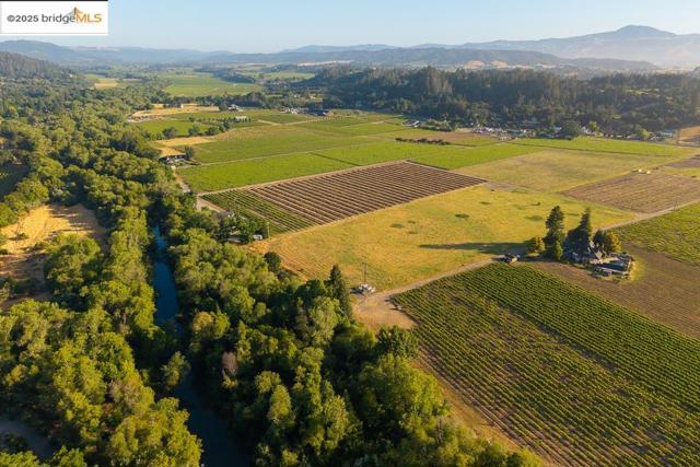 838 Dry Creek, Healdsburg CA: https://media.crmls.org/mediaz/8e8c93bc-469e-464c-bcae-1ad5d4d9d772.jpg