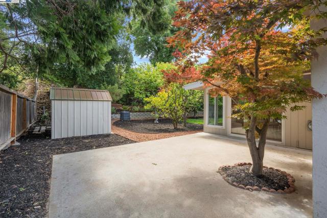 2371 Mallard Dr, Walnut Creek CA: https://media.crmls.org/mediaz/8e8ca428-dc81-4814-9fcb-94516574b074.jpg