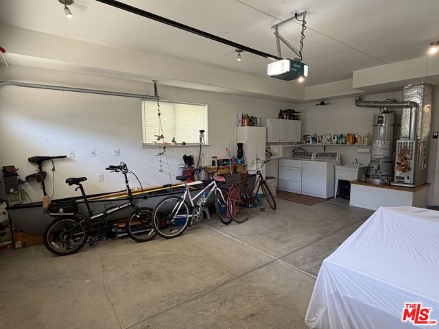 261 Highland photo 28