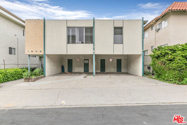 1333 Barry Avenue, Los Angeles CA: https://media.crmls.org/mediaz/8e8d25a7-9bba-472f-b4e8-e1e64e3648f2.jpg