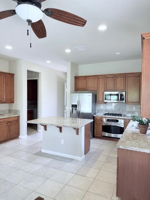 81613 Avendia De Musica, Indio CA: https://media.crmls.org/mediaz/8e8d2634-b82f-4544-ad6b-ab3721322b09.jpg