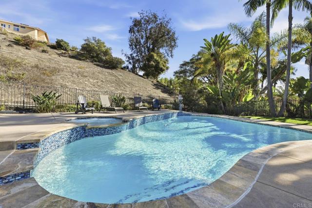 Detail Gallery Image 18 of 59 For 2070 Tiffany Dr, Oceanside,  CA 92056 - 4 Beds | 2/1 Baths