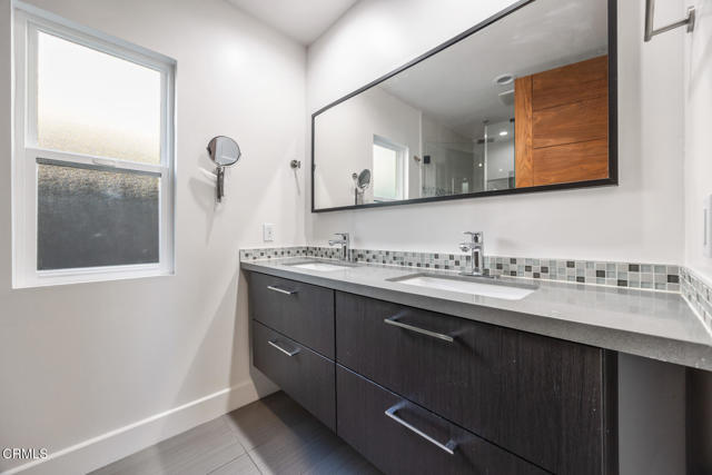 Detail Gallery Image 10 of 21 For 242 Virginia Ave, Pasadena,  CA  - 3 Beds | 2 Baths