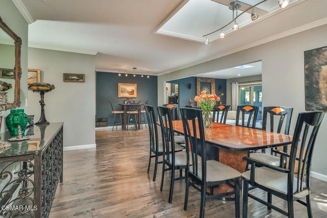 2433 Calle Narciso, Thousand Oaks CA: https://media.crmls.org/mediaz/8e8e6c27-a31f-4da6-86fa-cb2be1424d73.jpg