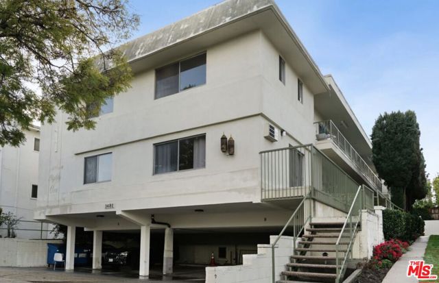 1481 Reeves Street, Los Angeles CA: https://media.crmls.org/mediaz/8e8e8489-d721-4ebf-9183-ea53d98b9fbb.jpg