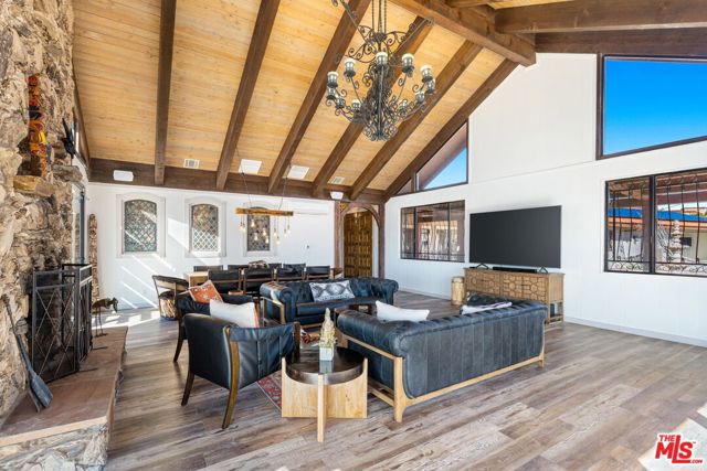 57387 San Juan Road, Yucca Valley CA: https://media.crmls.org/mediaz/8e8e8645-e862-410c-b698-4805ac19a61b.jpg
