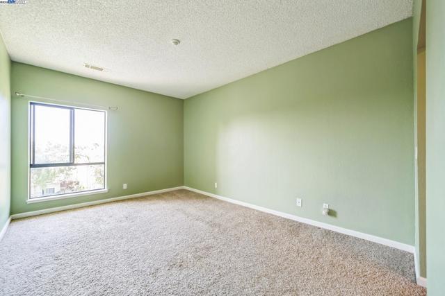 39887 Cedar Blvd, Newark CA: https://media.crmls.org/mediaz/8e8e86b7-a8e7-4639-aac1-66068d52868b.jpg