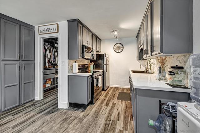 6333 Mount Ada, San Diego CA: https://media.crmls.org/mediaz/8e8ebfb8-6a71-495a-8787-c0550b3de4ed.jpg